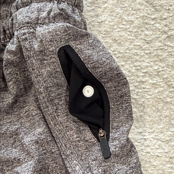 LULULEMON TRACKER GREY SHORTS
4" WOMENS 8 - Picture 4 of 6